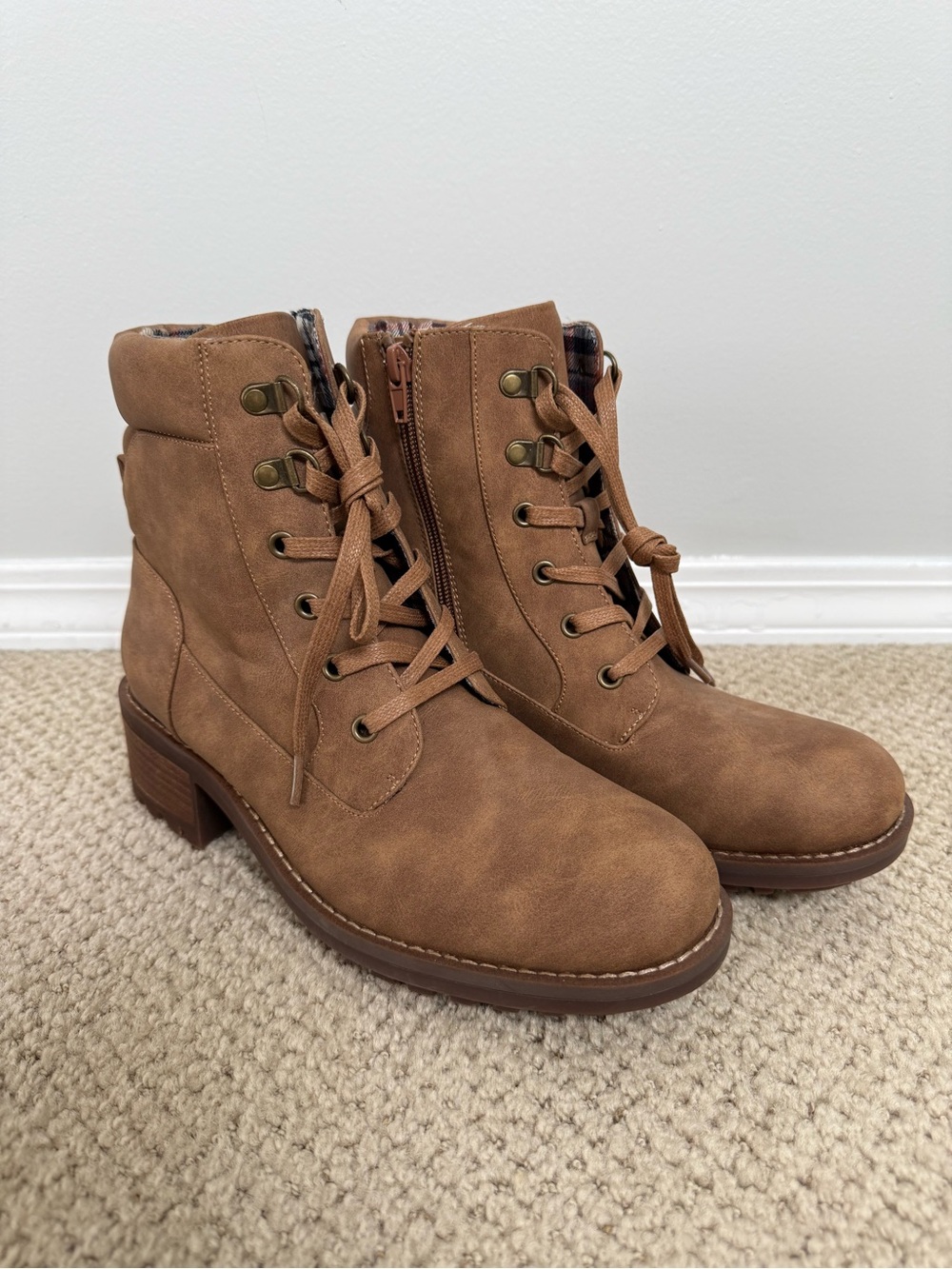 Women's Tan Lace-Up Block Heel Ankle Booties